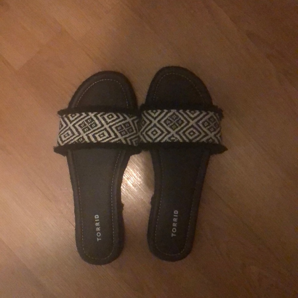 DESIGNER SLIDES